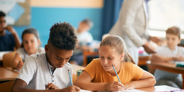 Upublicznianie informacji na temat innych uczniów na zebraniach z rodzicami