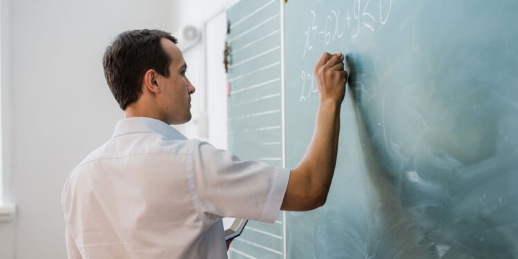 Uczeń z niepełnosprawnością intelektualną w stopniu umiarkowanym w szkole ogólnodostępnej