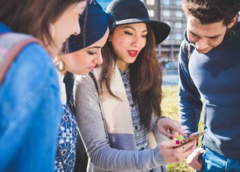Czy uczeń pełnoletni może opuszczać szkołę na przerwach?