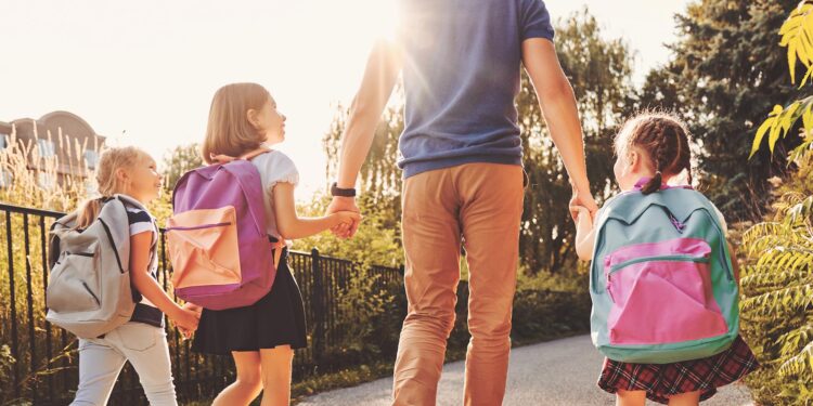 Kiedy wystarczy podpis tylko jednego a kiedy konieczny jest obojga rodziców?