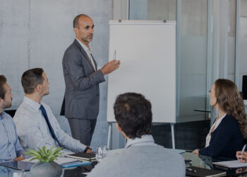 Jak przebiega ocena pracy nauczyciela odbywającego przygotowanie do zawodu nauczyciela?