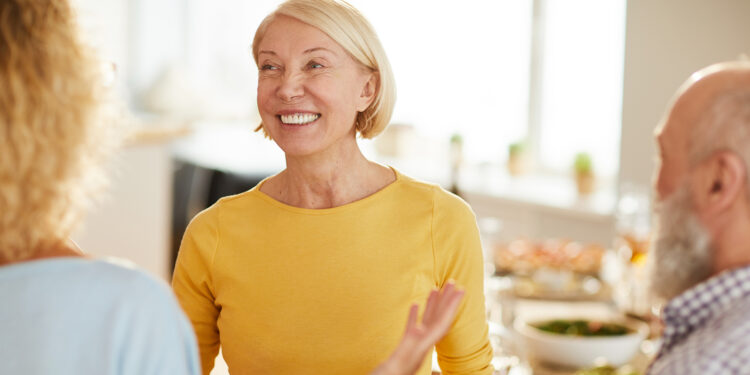 Emerytowany pracownik dwóch szkół a prawo do korzystania z ZFŚS