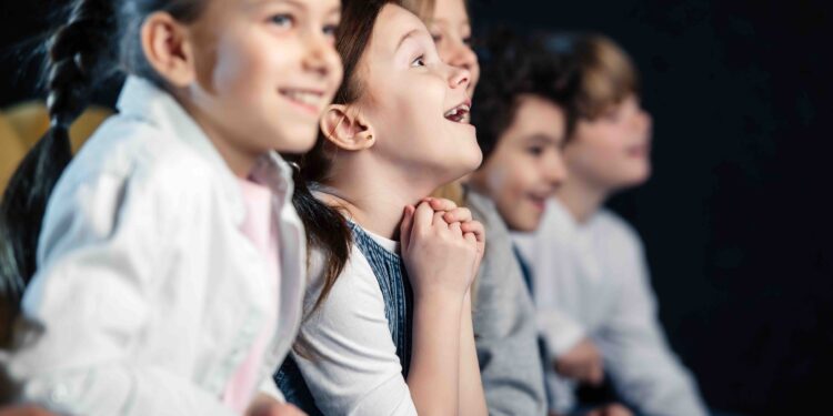 Organizowanie w szkole pokazów filmowych