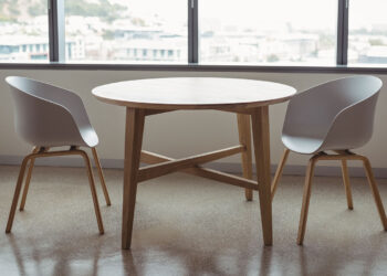 Czy były dyrektor ma prawo do bycia zapomnianym i do żądania usunięcia swoich danych osobowych, w tym wizerunku, które zostały zgromadzone i upublicznione w związku z pełnioną przez niego funkcją?