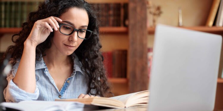 Nowość: Dodatkowy urlop macierzyński – zmiany w Kodeksie pracy i Karcie Nauczyciela