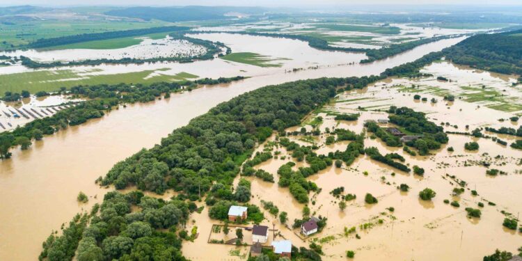Powódź i możliwość udzielenia zamówienia w trybie negocjacji bez ogłoszenia oraz w trybie z wolnej ręki – UZP przypomina