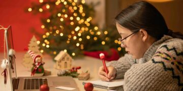 Przerwa świąteczna w szkołach i placówkach, czy dyrektorzy i nauczyciele mają w tym czasie zawodowe obowiązki?