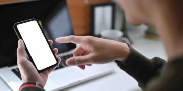 WhatsApp, Messenger w kontaktach z rodzicami i uczniami