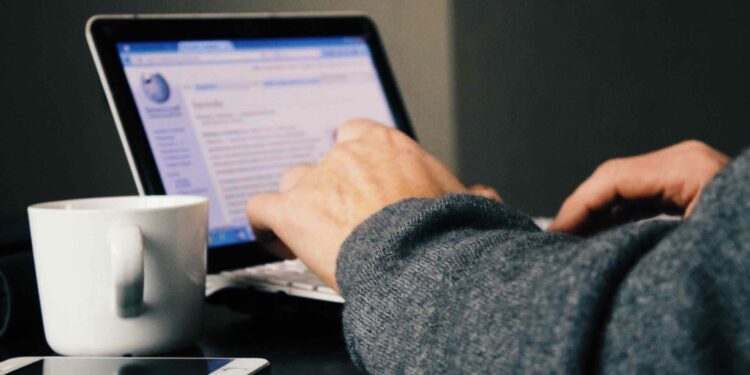 Minimalne wymagania dla sprzętu komputerowego dla ucznia i nauczyciela – zmiany w 2025 roku