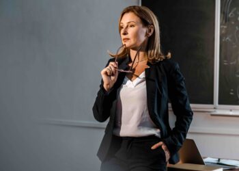 Jak poprawnie wskazać okres „ostatnich 3 lat pracy” nauczyciela mianowanego przystępującego do oceny pracy?