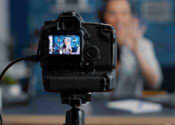 Obecność mediów w szkole – podstawy prawne, zgody i obowiązki placówki