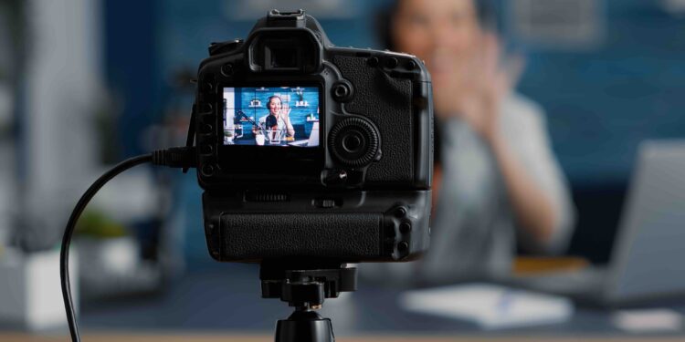 Obecność mediów w szkole – podstawy prawne, zgody i obowiązki placówki