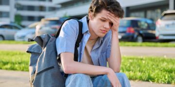 Czy szkoły powinny mieć ustawowo określone zasady karania uczniów i ustalone na sztywno progi nieobecności?