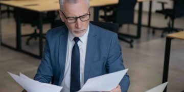 Wyjaśnienia MEN dotyczące godzin ponadwymiarowych