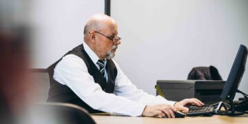 Obowiązki dyrektora szkoły w przypadku podejrzenia naruszenia praw lub dobra dziecka przez nauczyciela