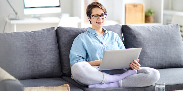 Nieprzerwany urlop nauczyciela w placówce nieferyjnej – co mówią przepisy?