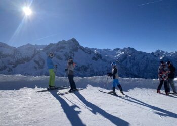 Rozpoczynają się ferie – ważne adresy internetowe dla rodziców dzieci wyjeżdżających na wypoczynek