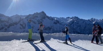 Rozpoczynają się ferie – ważne adresy internetowe dla rodziców dzieci wyjeżdżających na wypoczynek