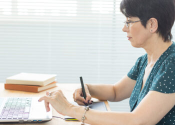 Praca w czasie zwolnienia lekarskiego i inne nowości w świadczeniach i orzeczeniach ZUS